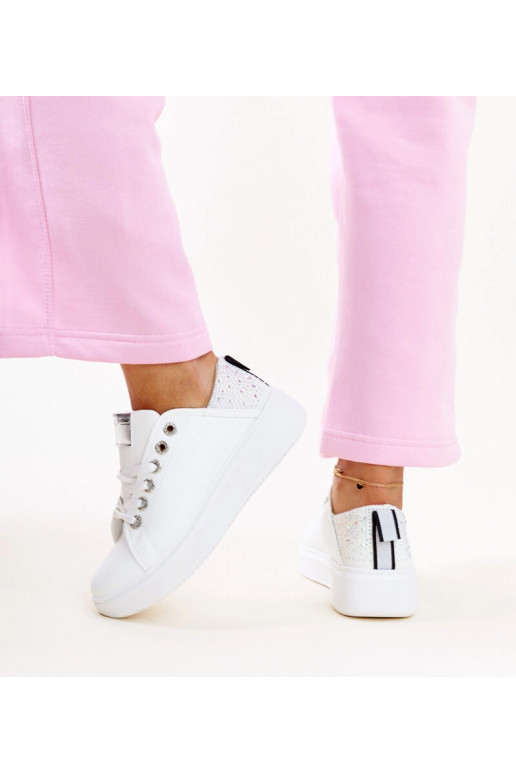 Baskets blanc-argent avec zirconiums... Baskets blanc-argent avec zirconiums...