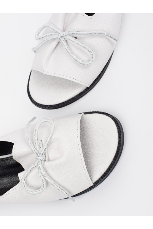 couleur blanche Chaussons płaksie avec un arc couleur blanche Chaussons płaksie avec un arc