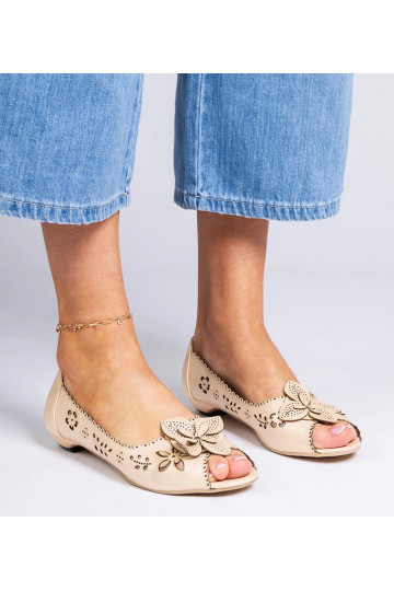 Ballerines ajourées beiges... 2