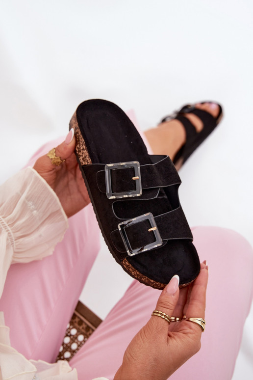 Pantoufles pour femmes avec boucles Sur une semelle en liège couleur noire avec des coeursle