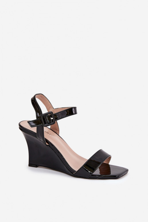 Sandales laquées pour femme Sur un coin couleur noire Vliraya