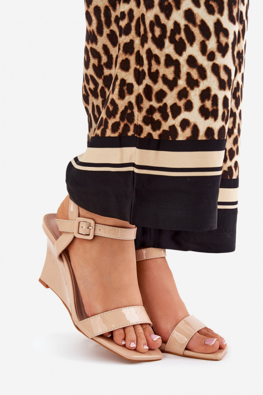 Sandales laquées pour femme Sur un coin Nude Vliraya