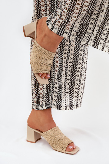 Pantoufles pour femmes Avec tresse avec des talons beige Ciariloria