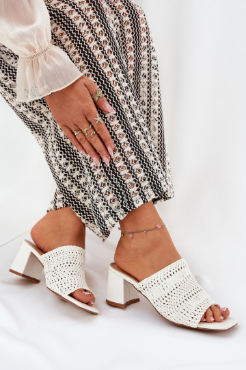 Pantoufles pour femmes Avec tresse avec des talons couleur blanche Ciariloria