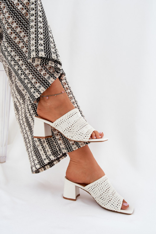 Pantoufles pour femmes Avec tresse avec des talons couleur blanche Ciariloria