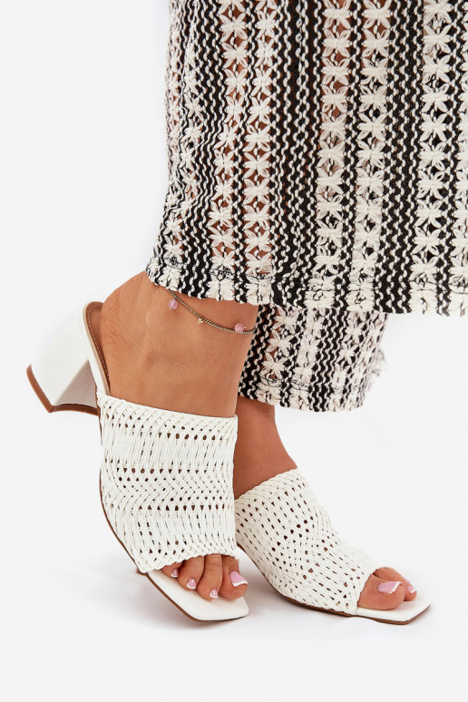 Pantoufles pour femmes Avec tresse avec des talons couleur blanche Ciariloria