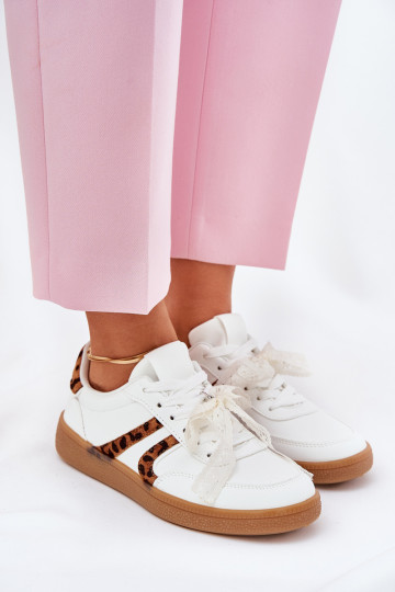 Baskets basses pour femmes avec lacets et motifs en fourrure de léopard couleur blanche Zielle