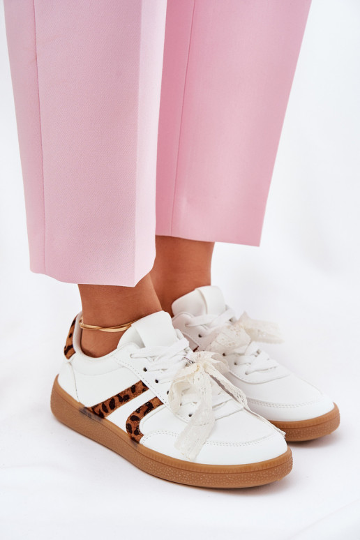 Faible Chaussures modèle baskets Féminin avec de la dentelle avec des motifs en fourrure de léopard couleur blanche Zielle