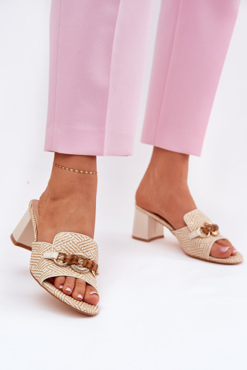 Pantoufles pour femmes avec des talons avec des ornements beige Ovittole