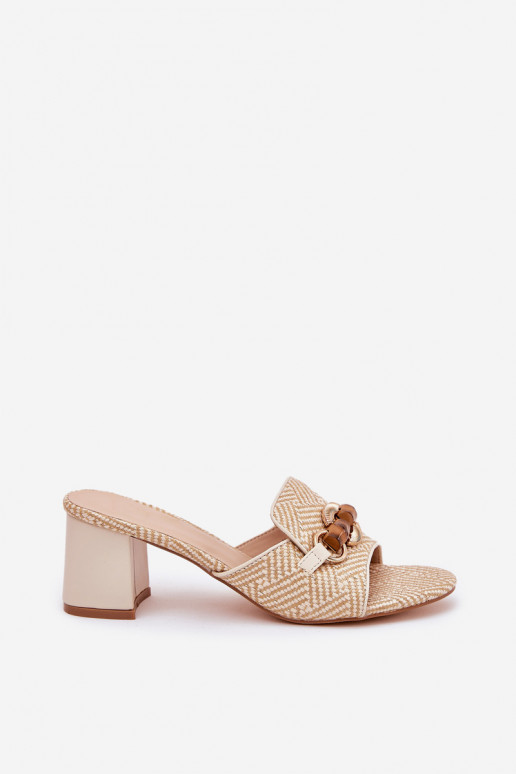 Pantoufles pour femmes avec des talons avec des ornements beige Ovittole
