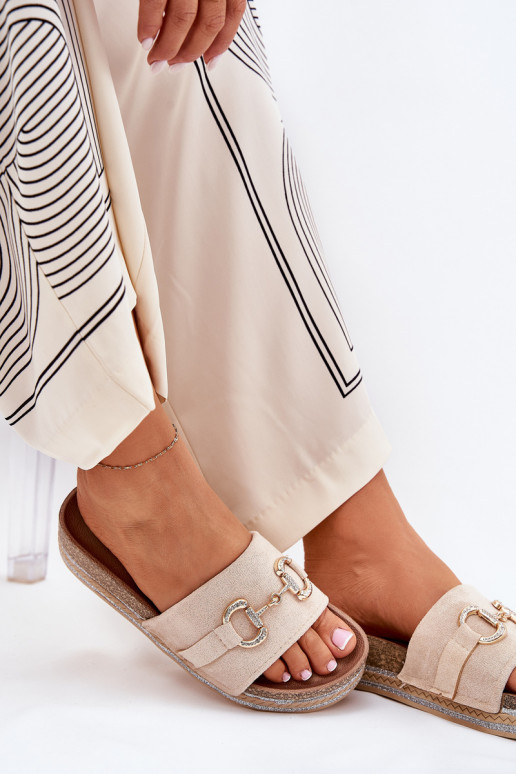 Pantoufles pour femmes avec une plateforme avec des détails dorés Et des paillettes beige Morisela Pantoufles pour femmes avec une plateforme avec des détails dorés Et des paillettes beige Morisela