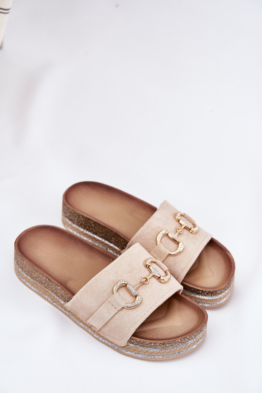 Pantoufles pour femmes avec une plateforme avec des détails dorés Et des paillettes beige Morisela Pantoufles pour femmes avec une plateforme avec des détails dorés Et des paillettes beige Morisela