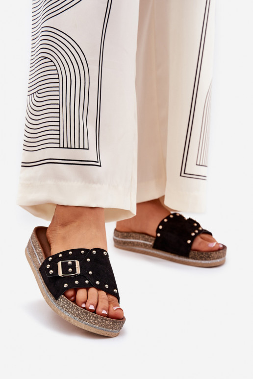 Pantoufles pour femmes avec une plateforme avec boucles Et des clous couleur noire Nusithia