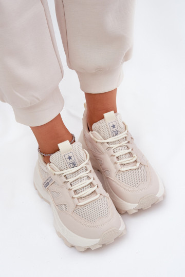 baskets Chaussures modèle baskets Féminin Sur une semelle épaisse beige Prononice