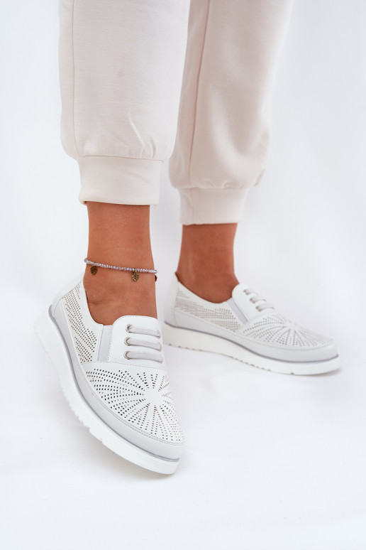 chaussures Féminin Un modèle convaincant avec des éléments ajourés couleur blanche Azethia chaussures Féminin Un modèle convaincant avec des éléments ajourés couleur blanche Azethia