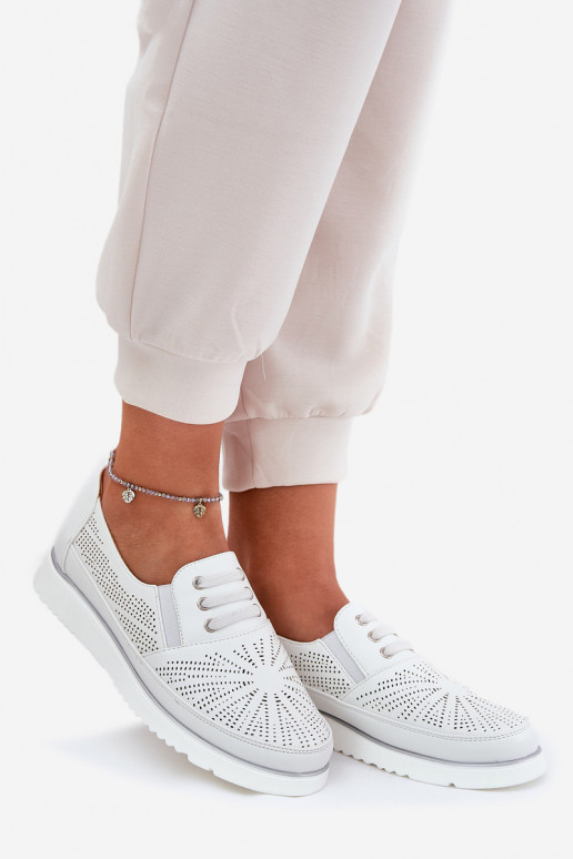 chaussures Féminin Un modèle convaincant avec des éléments ajourés couleur blanche Azethia chaussures Féminin Un modèle convaincant avec des éléments ajourés couleur blanche Azethia