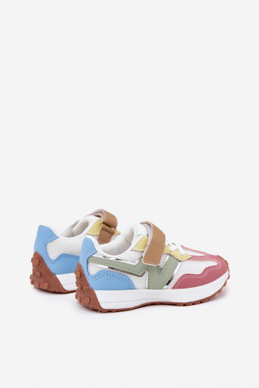 Chaussures modèle baskets Puéril avec attaches adhésives Couleurs différentes Tezzu Chaussures modèle baskets Puéril avec attaches adhésives Couleurs différentes Tezzu