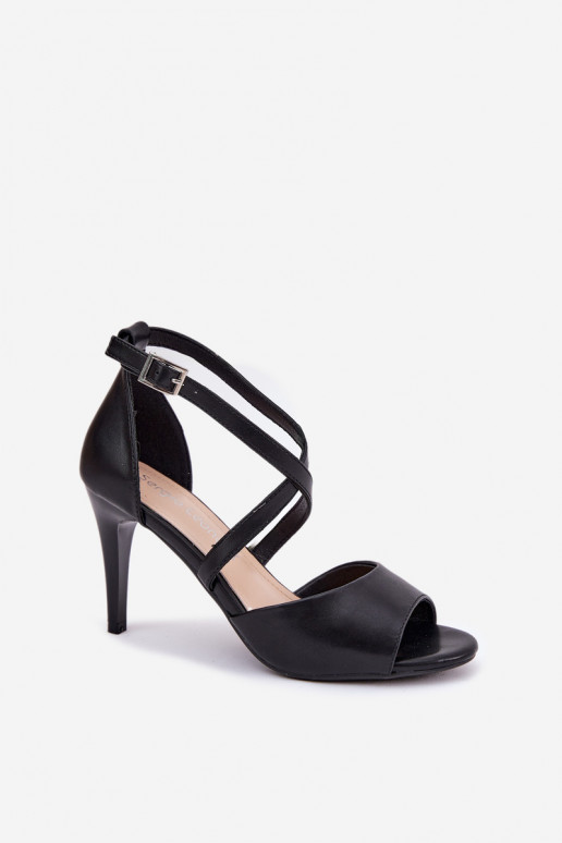 sandales à la mode avec des talons fins couleur noire Loressa sandales à la mode avec des talons fins couleur noire Loressa