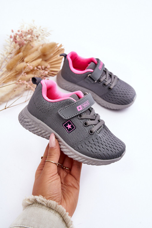 Chaussures de sport pour enfants avec attaches adhésives couleur grise Brego Chaussures de sport pour enfants avec attaches adhésives couleur grise Brego