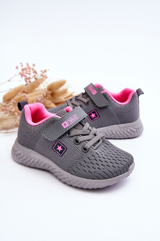 Chaussures de sport pour enfants avec attaches adhésives couleur grise Brego Chaussures de sport pour enfants avec attaches adhésives couleur grise Brego