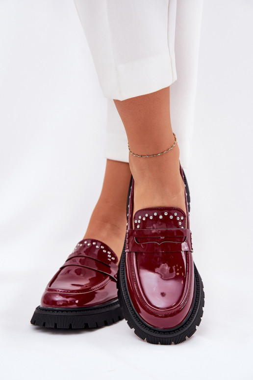 Mocassins femmes avec effet vernis et décoration couleur bordeaux Įjungtallae