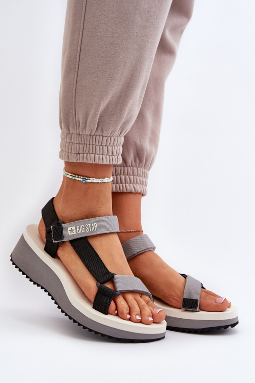 Sandales pour femmes avec une plateforme I Koturnie Big Star NN274A054 couleur grise Sandales pour femmes avec une plateforme I Koturnie Big Star NN274A054 couleur grise