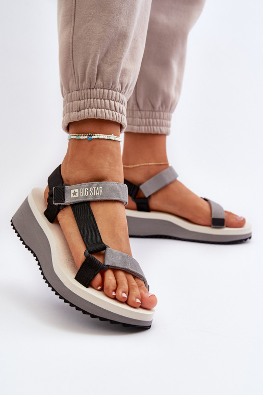 Sandales pour femmes avec une plateforme I Koturnie Big Star NN274A054 couleur grise Sandales pour femmes avec une plateforme I Koturnie Big Star NN274A054 couleur grise