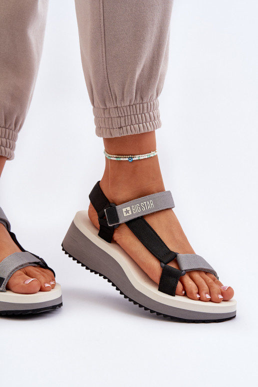 Sandales pour femmes avec une plateforme I Koturnie Big Star NN274A054 couleur grise Sandales pour femmes avec une plateforme I Koturnie Big Star NN274A054 couleur grise