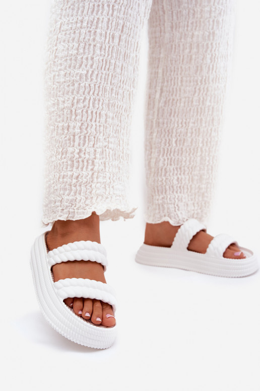 Pantoufles légères  Pantoufles pour femmes avec une plateforme S.Barski ZK51-001 couleur blanche Pantoufles légères  Pantoufles pour femmes avec une plateforme S.Barski ZK51-001 couleur blanche