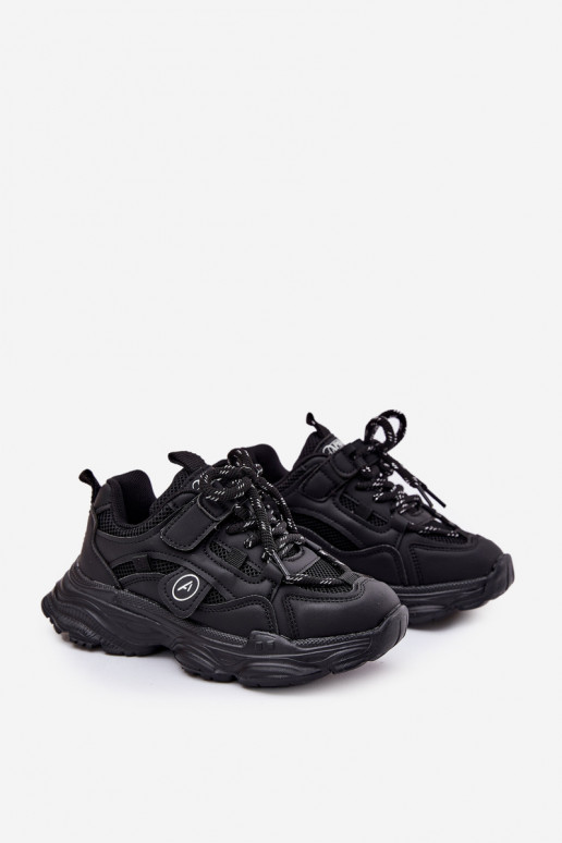 Chaussures modèle baskets Puéril avec une plateforme couleur noire Hanomess Chaussures modèle baskets Puéril avec une plateforme couleur noire Hanomess