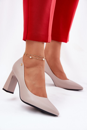 Chaussures élégantes à talons couleur grise