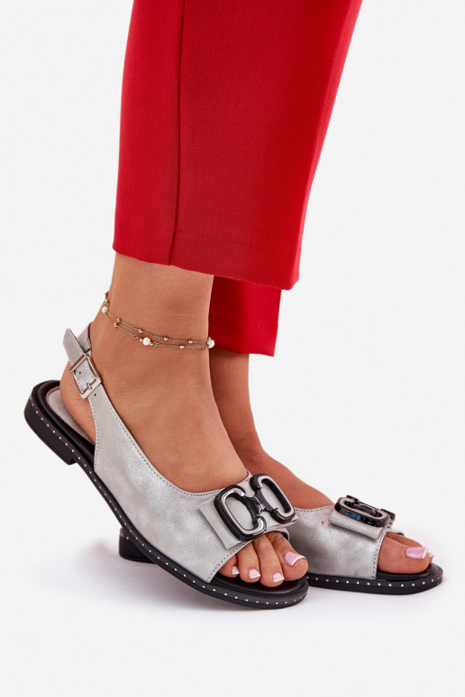 Sandales plates avec des ornements Eko Peau couleur argent Lilria Sandales plates avec des ornements Eko Peau couleur argent Lilria