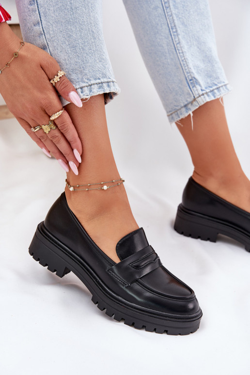 Modèle classique mocassins pour femmes en cuir écologique couleur noire Enticca Modèle classique mocassins pour femmes en cuir écologique couleur noire Enticca