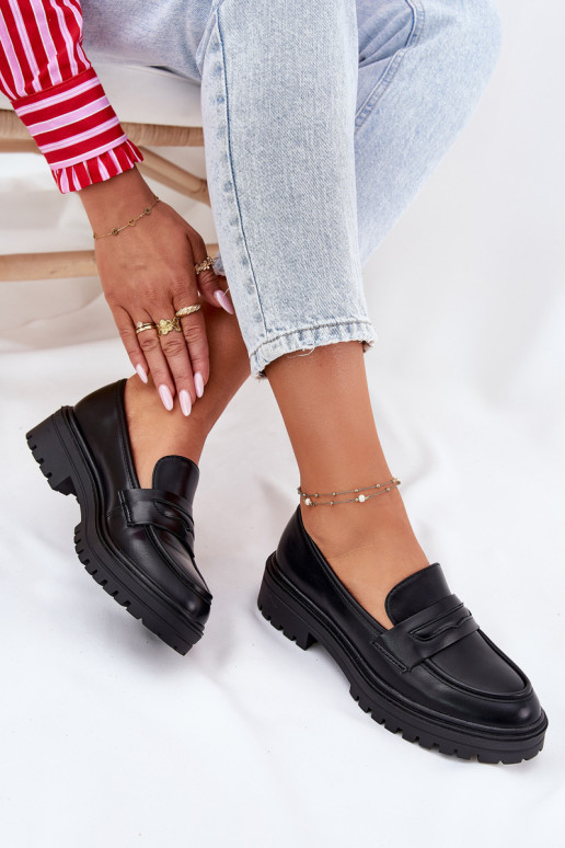 Modèle classique mocassins pour femmes en cuir écologique couleur noire Enticca Modèle classique mocassins pour femmes en cuir écologique couleur noire Enticca