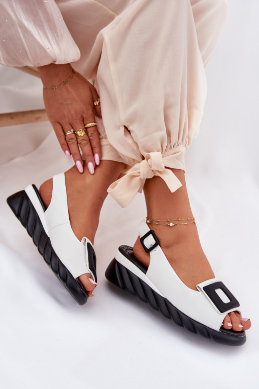 Sandales pour femmes Féminin Sur un coin avec décoration Artiker 56C2157 couleur blanche