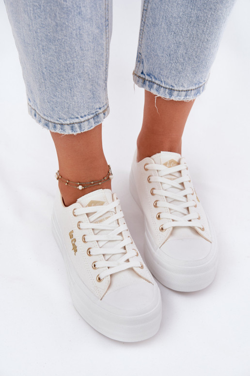 Chaussures de loisirs avec une plateforme Lee Cooper LCDANS-25-02-3289 couleur blanche Chaussures de loisirs avec une plateforme Lee Cooper LCDANS-25-02-3289 couleur blanche