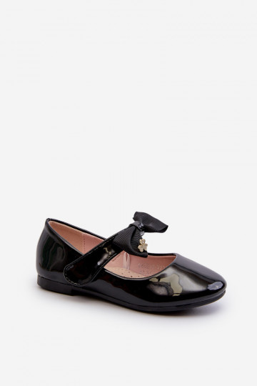 ballerines Puéril avec effet vernis avec des rubans avec attaches adhésives couleur noire Kocia