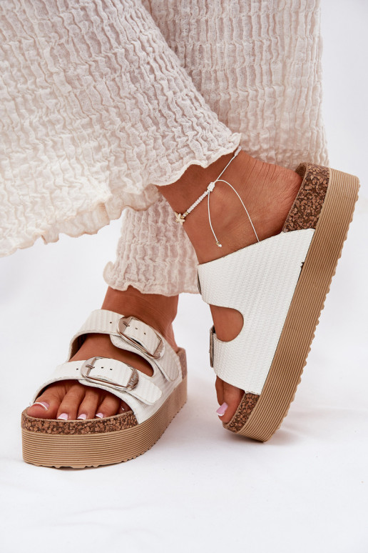 Pantoufles pour femmes Platformie avec boucles Lee Cooper LCDANS-25-35-3496L couleur blanche