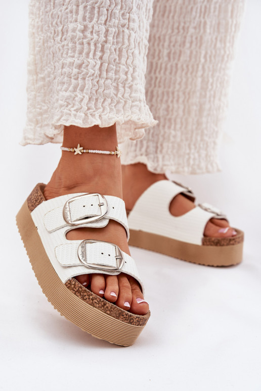 Pantoufles pour femmes Platformie avec boucles Lee Cooper LCDANS-25-35-3496L couleur blanche