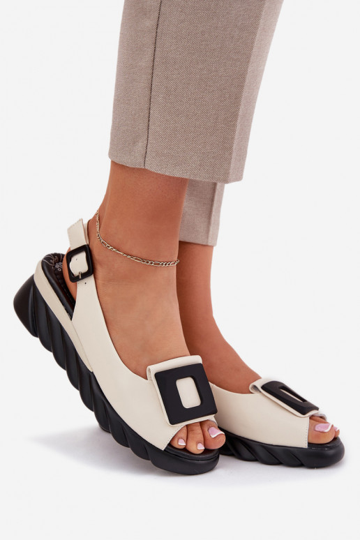 Sandales pour femmes Féminin Sur un coin avec décoration Artiker 56C1570 beige