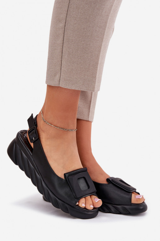 Sandales pour femmes Féminin Sur un coin avec décoration Artiker 56C2156 couleur noire