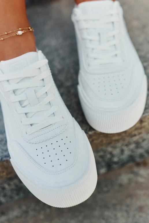 Faible Chaussures modèle baskets en cuir écologique Big Star RR274303 couleur blanche