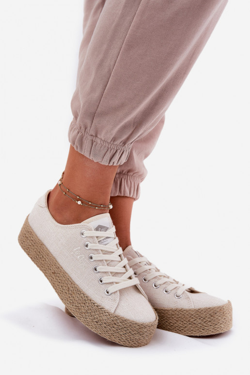 Chaussures de loisirs avec une plateforme Avec tresse Lee Cooper LCDANS-25-02-3284 couleur ivoire Chaussures de loisirs avec une plateforme Avec tresse Lee Cooper LCDANS-25-02-3284 couleur ivoire