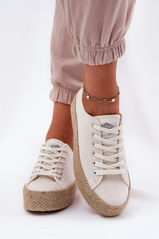 Chaussures de loisirs avec une plateforme Avec tresse Lee Cooper LCDANS-25-02-3284 couleur ivoire Chaussures de loisirs avec une plateforme Avec tresse Lee Cooper LCDANS-25-02-3284 couleur ivoire
