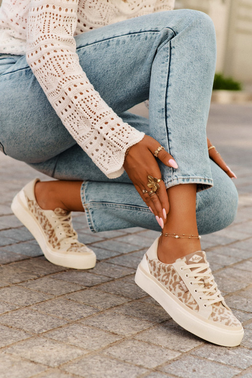 Faible Chaussures de loisirs avec des motifs en fourrure de léopard Lee Cooper LCDANS-25-02-3330L beige Faible Chaussures de loisirs avec des motifs en fourrure de léopard Lee Cooper LCDANS-25-02-3330L beige