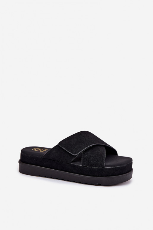 Pantoufles pour femmes avec une plateforme Z Przeplatającymi Się Paskami couleur noire Rinasara