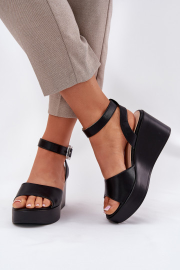 Sandales pour femmes Sur un coin couleur noire Efrina 2