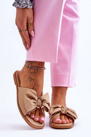 Chaussons en cuir féminin avec des nœuds, couleur sable, « Becky »