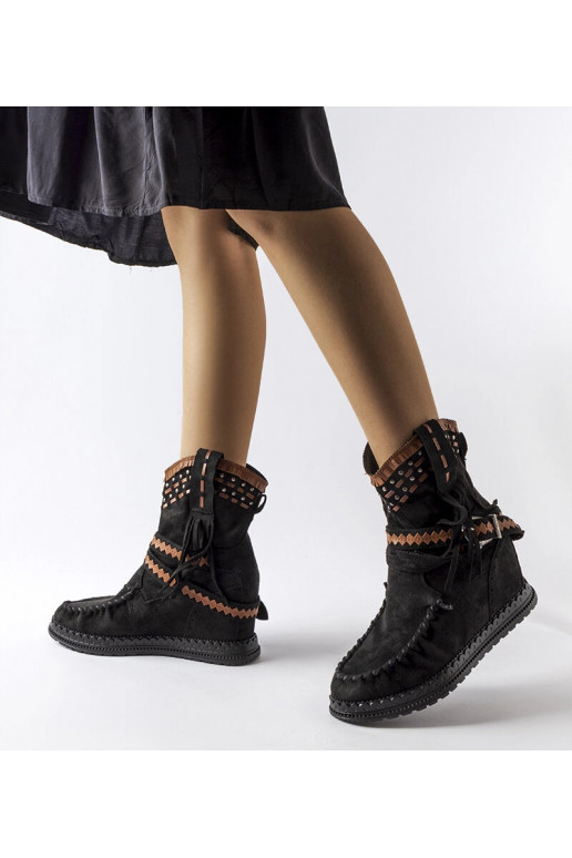 Bottines noires sur plateforme, «...
