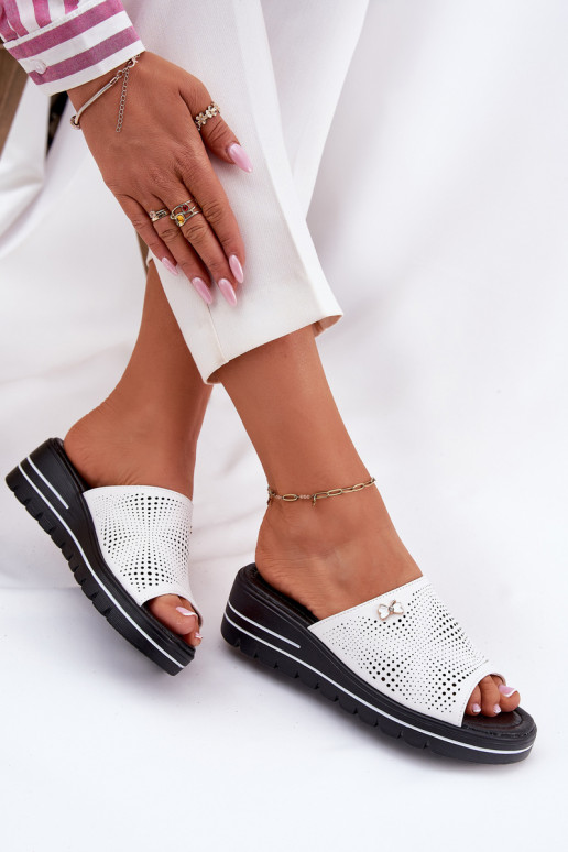 Pantoufles en cuir Féminin Sur un coin Vinceza 41477 couleur blanche